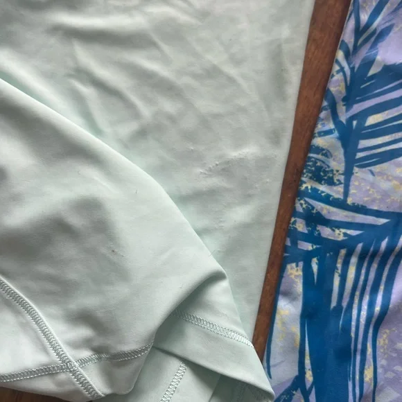 Ivivva size 12 Rash Gaurd - Picture 3 of 4